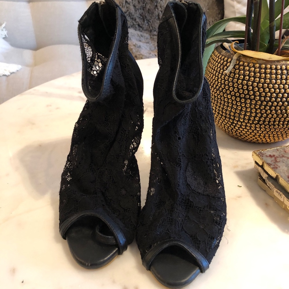 MLM Label lace heels